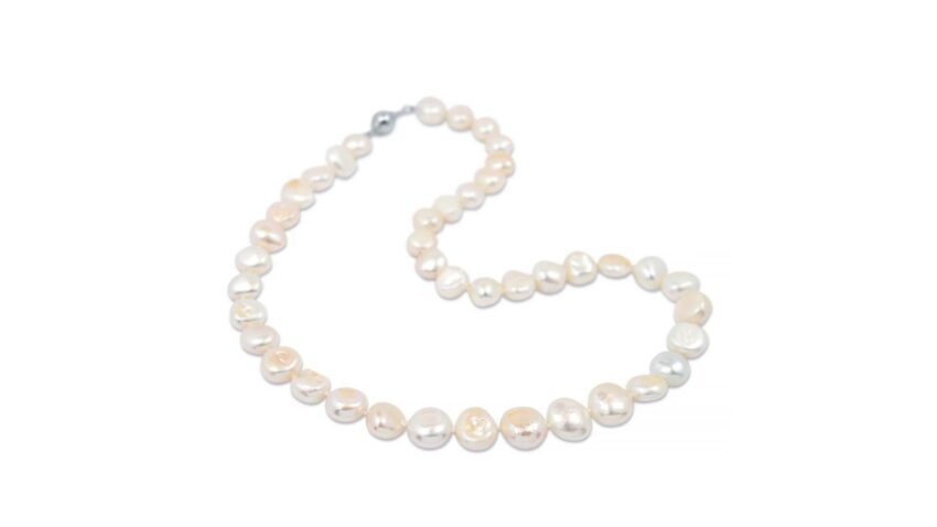 Édesvizi gyöngy nyaklánc a White and Black ékszerboltban